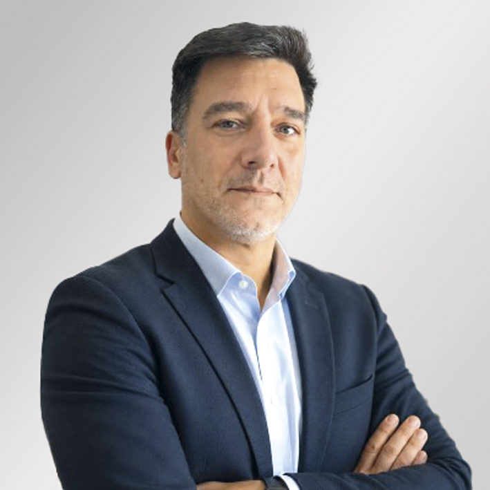 170-adolfo-tribuna